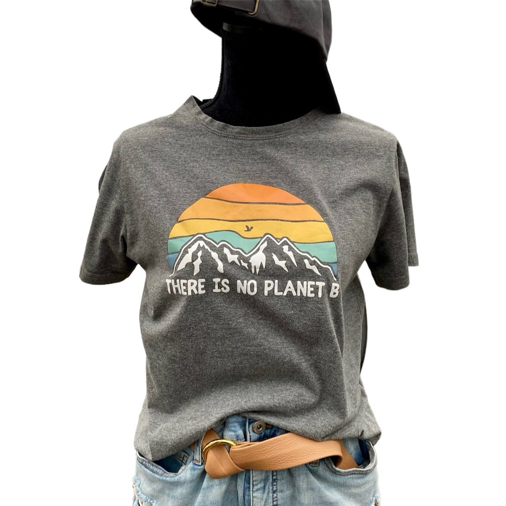GRAPHIC TEE | There Is No Planet B | Large | Crop Style | 100% Cotton | Ash Grey